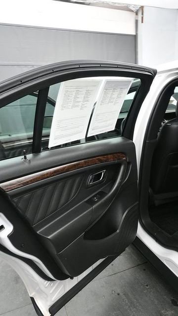 Used 2018 Ford Taurus Limited AWD/4WD image 12