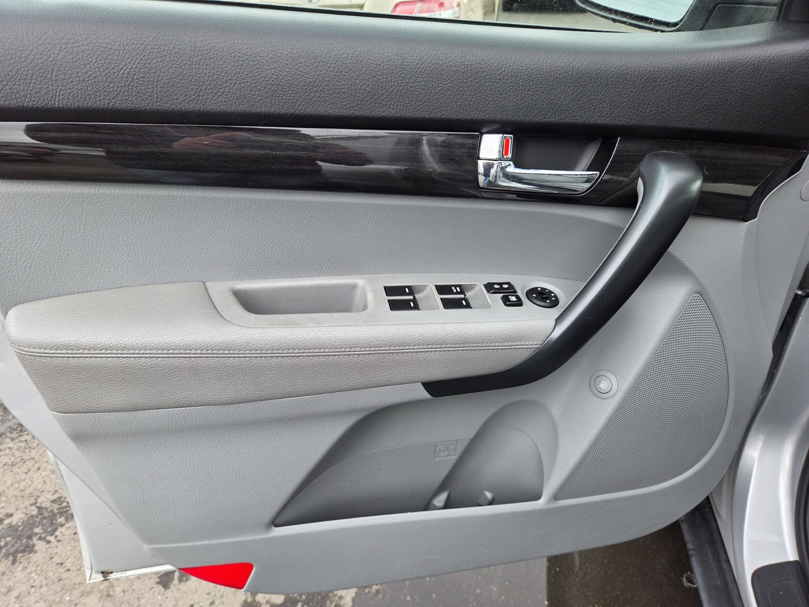 Used 2012 Kia Sorento LX w/ Convenience Pkg image 7