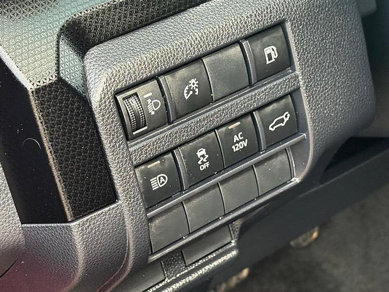 Used 2025 Toyota 4Runner Limited AWD/4WD image 19