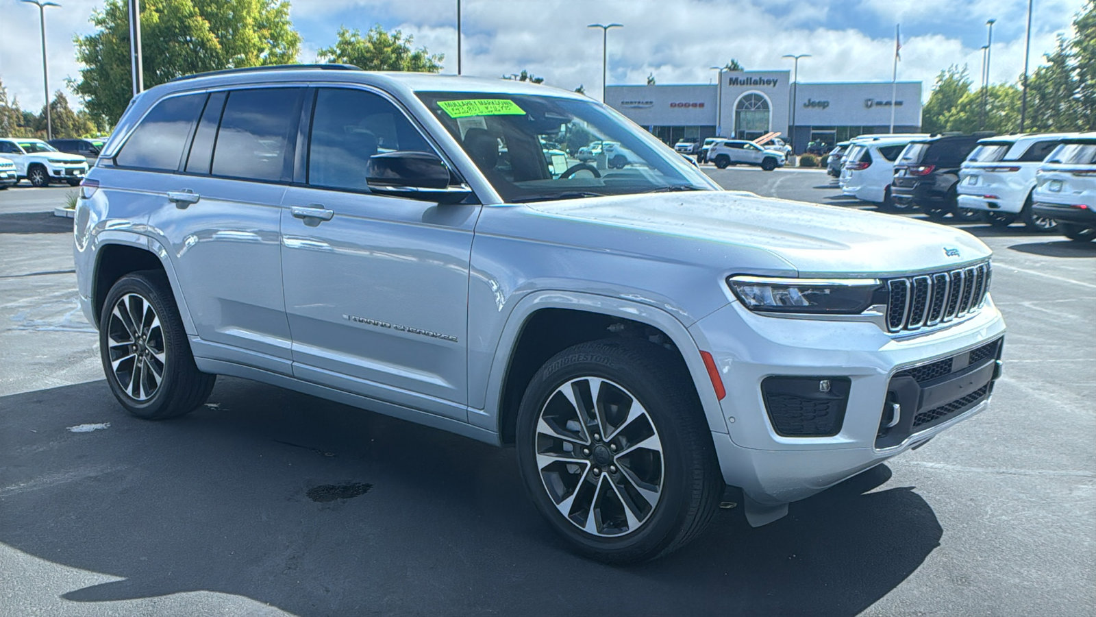 Used 2023 Jeep Grand Cherokee Overland image 1