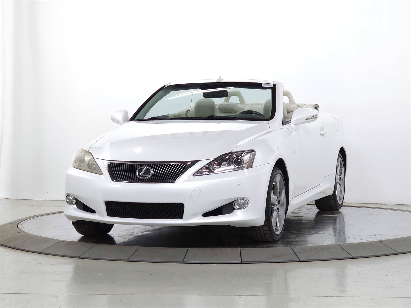 Used 2010 Lexus IS 250C w/ Luxury Pkg RWD image 3