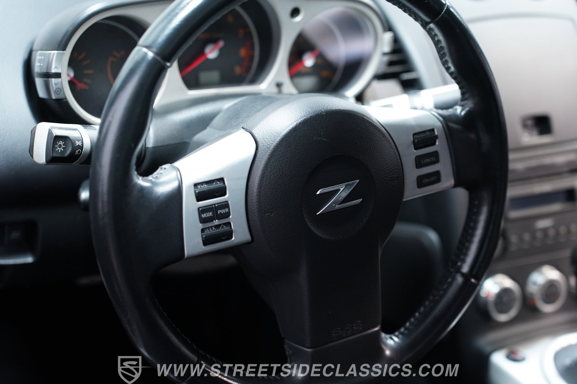Used 2007 Nissan 350Z Touring RWD image 30