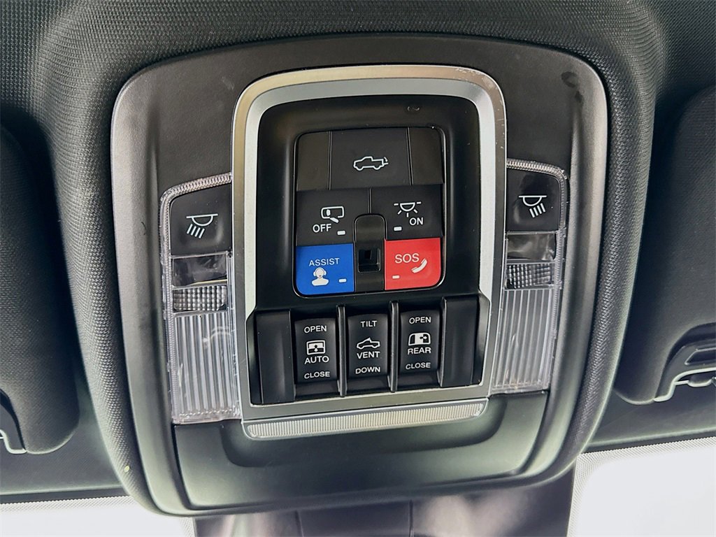 Used 2022 RAM 3500 Laramie w/ Night Edition image 16