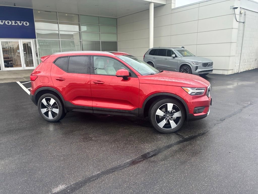 Used 2019 Volvo XC40 T5 Momentum AWD/4WD image 2