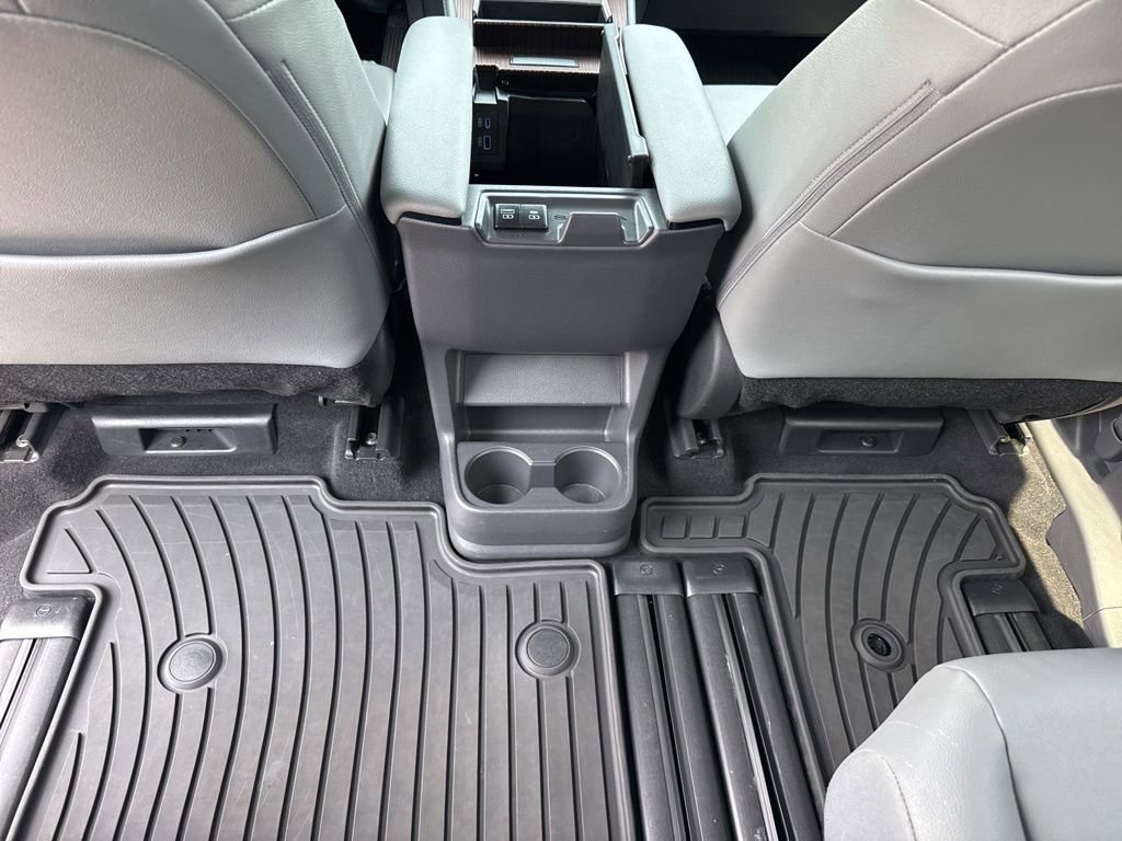 Used 2024 Toyota Sienna XLE image 14