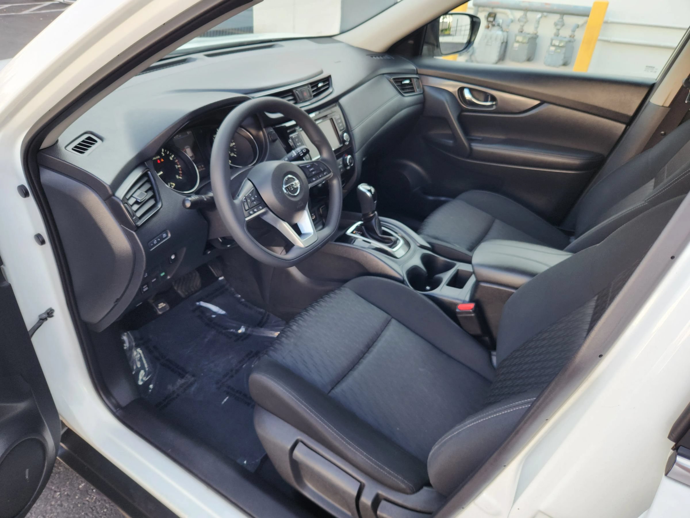 Used 2018 Nissan Rogue S AWD/4WD image 7
