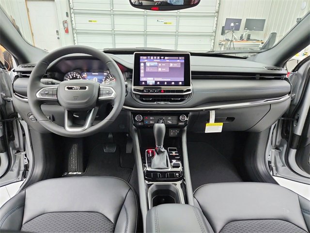 New 2026 Jeep Compass Latitude image 23