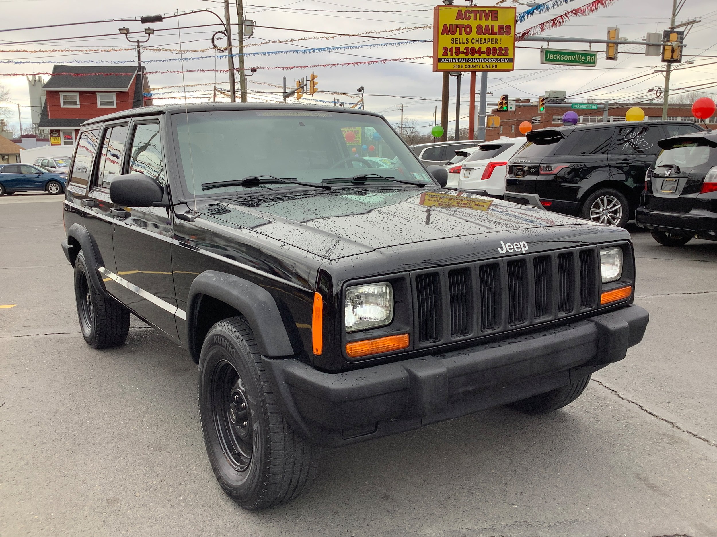 Used 2000 Jeep Cherokee SE RWD image 1