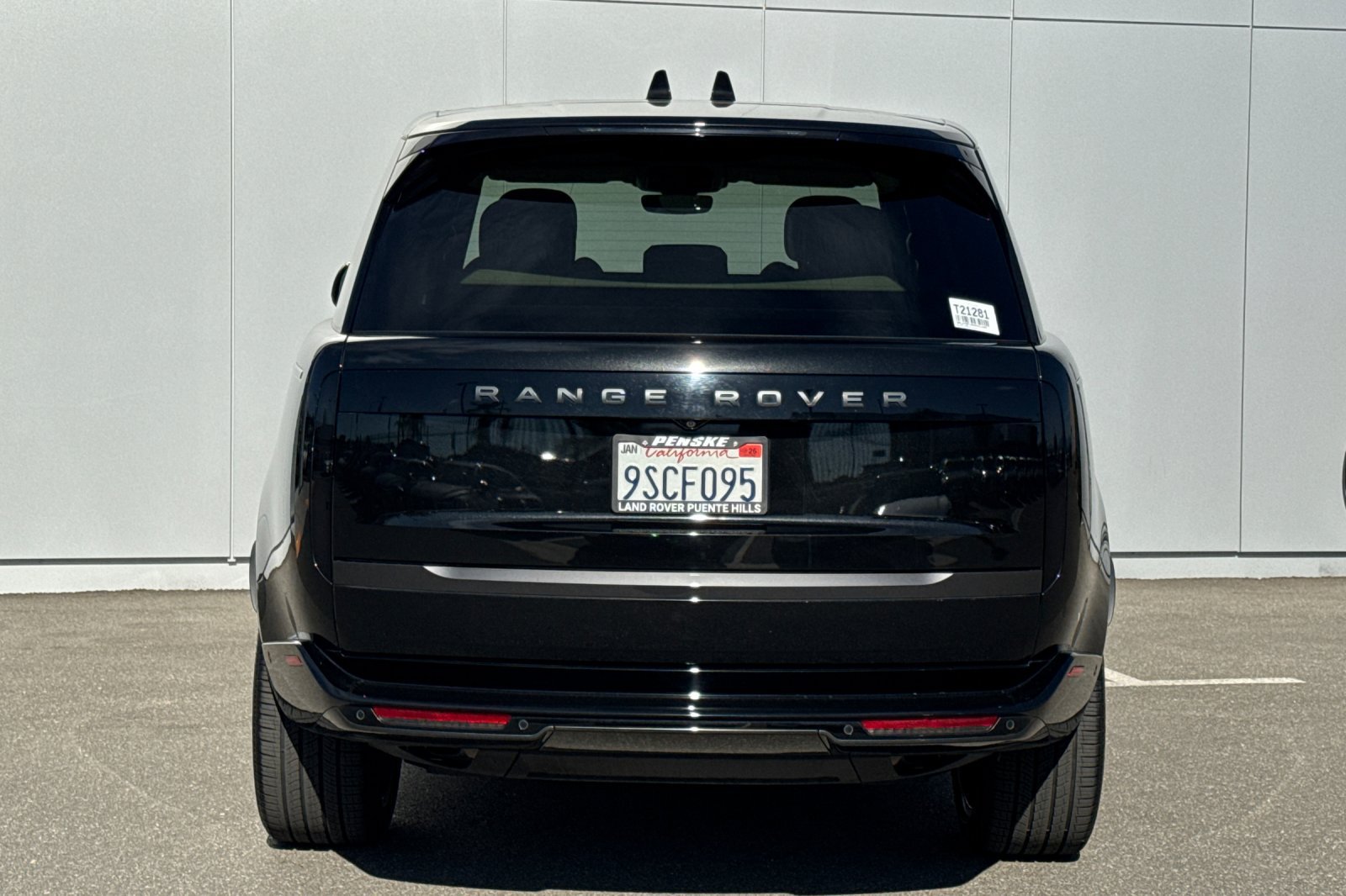 Certified 2025 Land Rover Range Rover SE AWD/4WD image 4