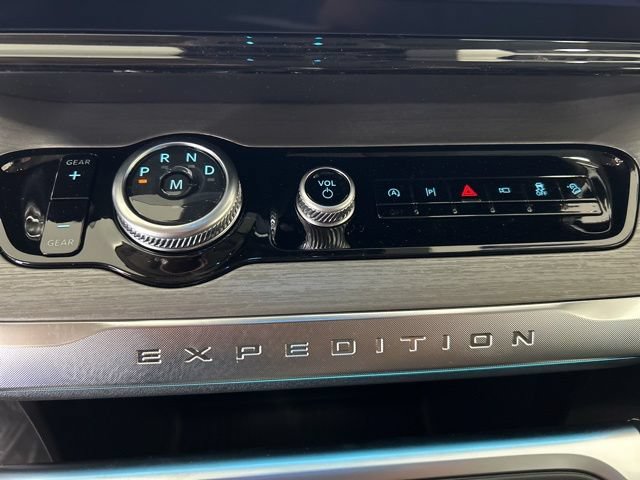 New 2026 Ford Expedition Max Platinum w/ Driver's Package AWD/4WD image 15