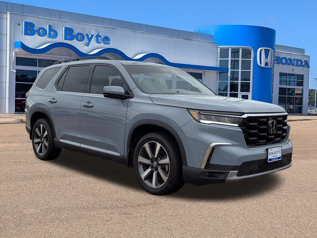 Certified 2025 Honda Pilot Touring image 3