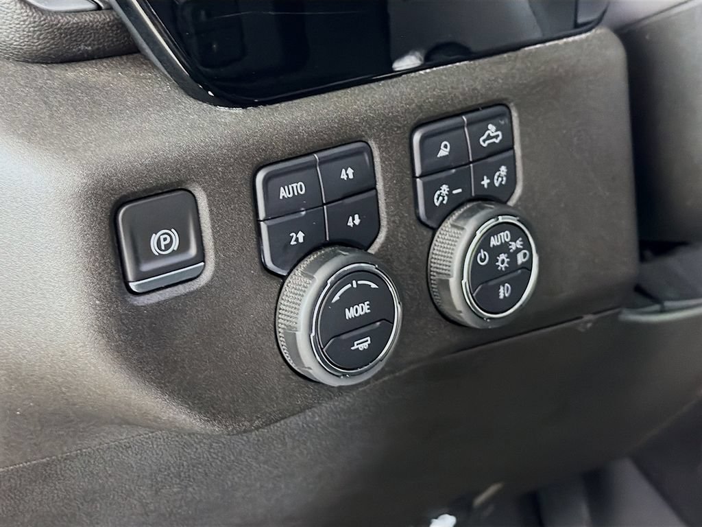 Used 2023 Chevrolet Silverado 1500 LTZ AWD/4WD image 11