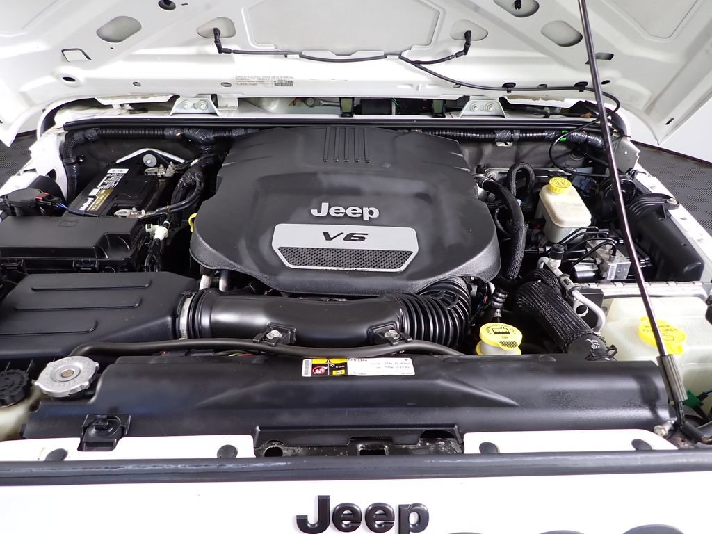 Used 2015 Jeep Wrangler Unlimited Sport w/ Quick Order Package 24S AWD/4WD image 37