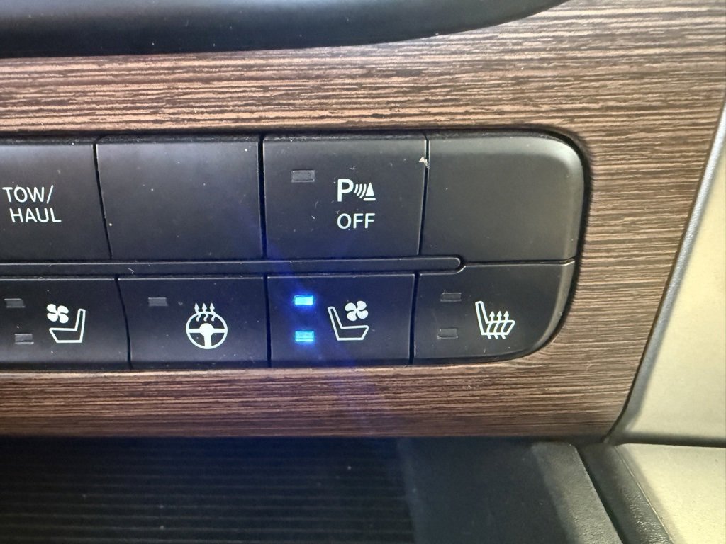 Used 2013 RAM 1500 Laramie w/ Convenience Group image 39