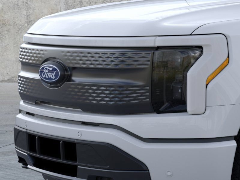 Used 2025 Ford F150 Lightning Flash AWD/4WD image 17