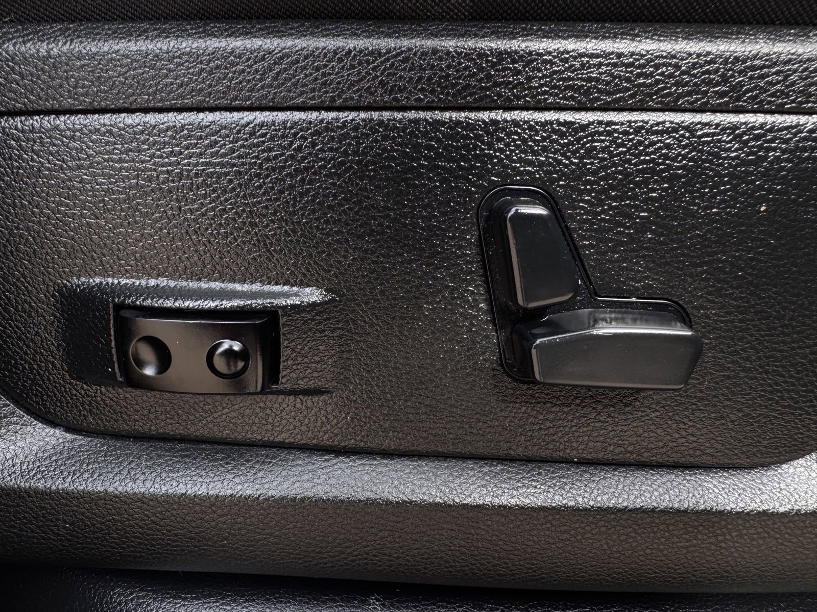 Used 2017 RAM 1500 Laramie w/ Convenience Group image 29