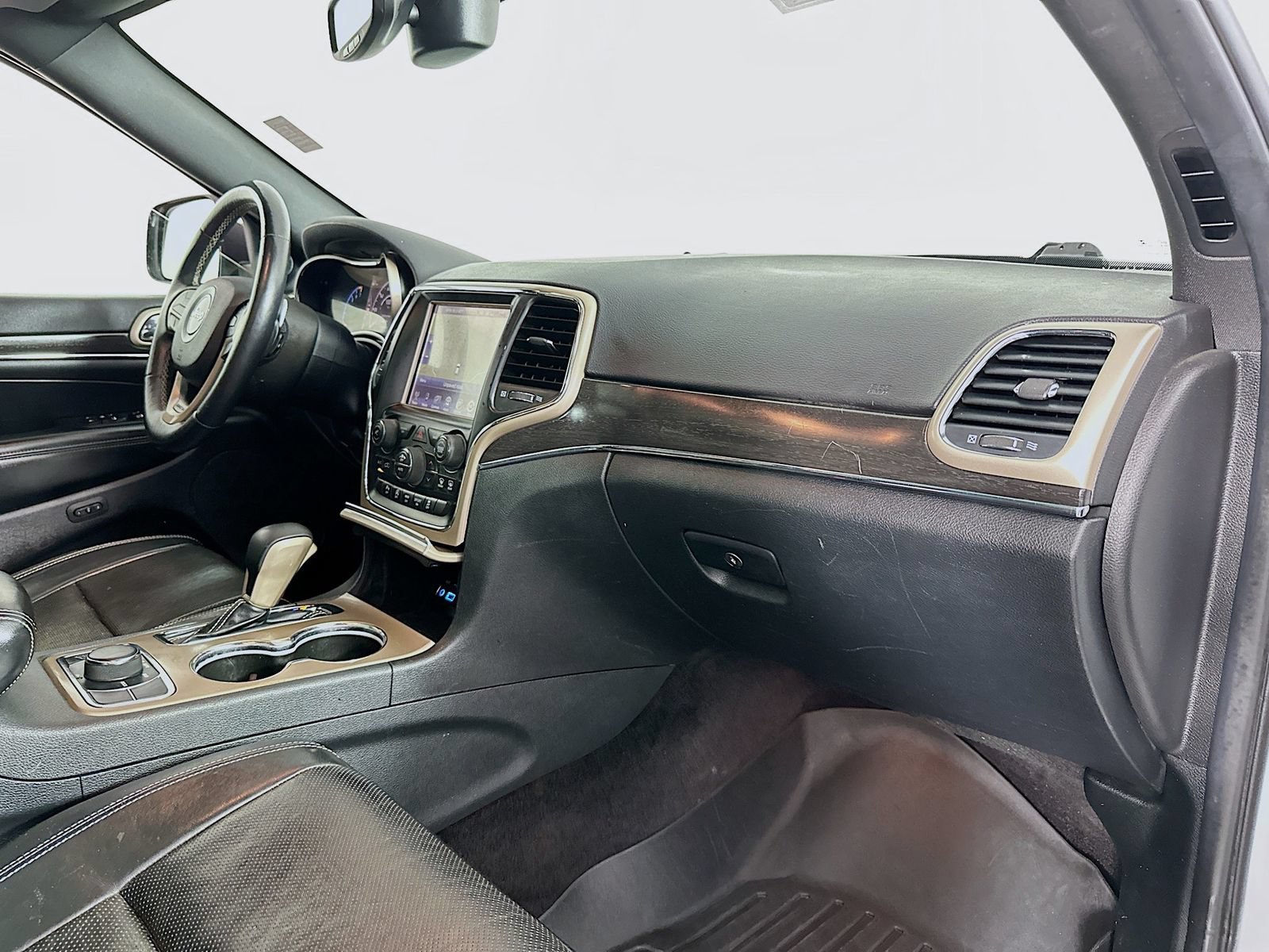 Used 2017 Jeep Grand Cherokee Limited w/ Luxury Group II AWD/4WD image 30