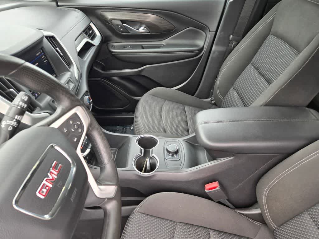 Used 2024 GMC Terrain SLE AWD/4WD image 15