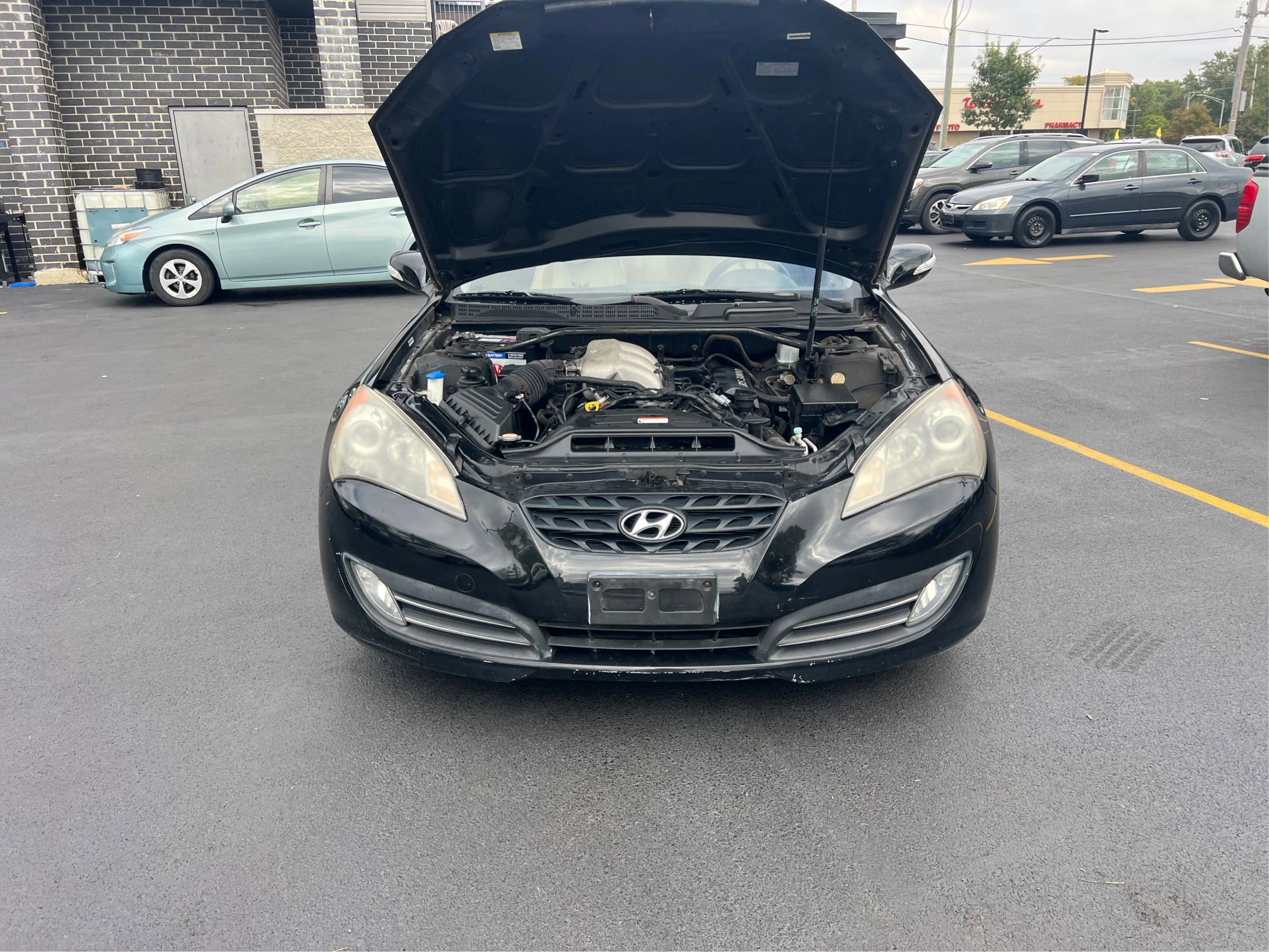 Used 2010 Hyundai Genesis 3.8 RWD image 11
