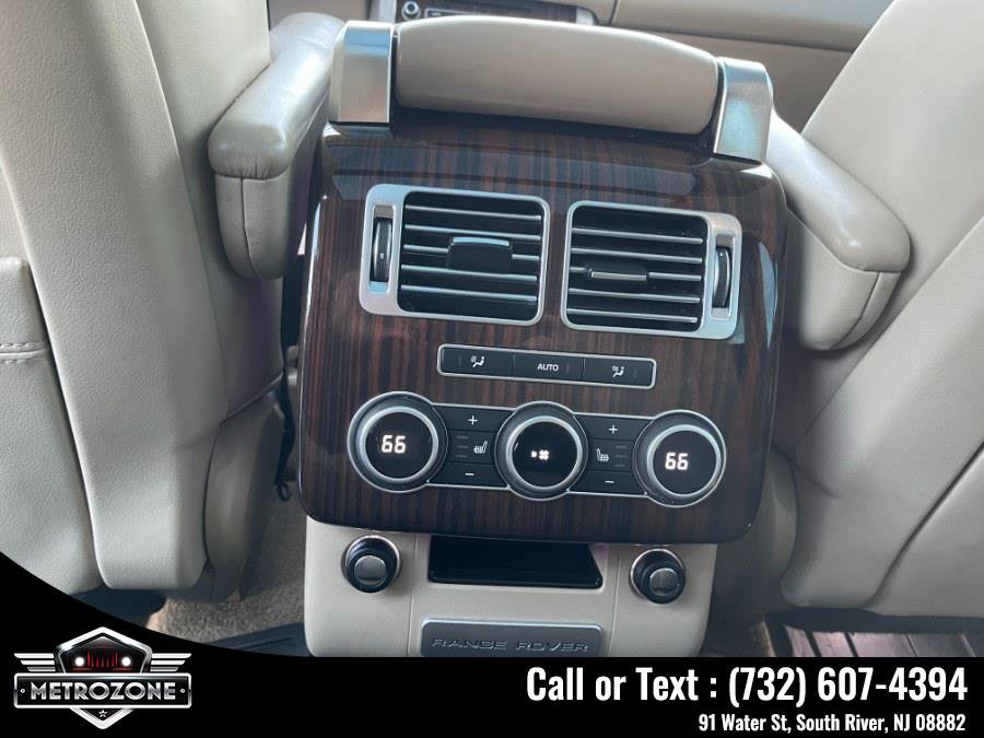 Used 2016 Land Rover Range Rover HSE image 36