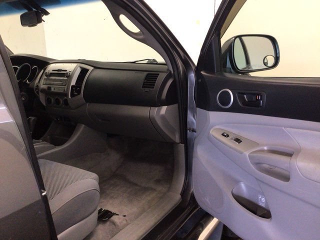 Used 2011 Toyota Tacoma 4x4 Access Cab V6 w/ TRD Sport Pkg image 11