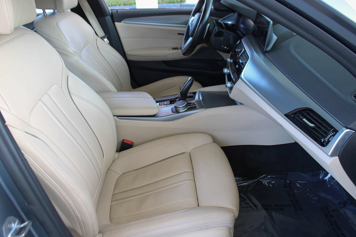 Used 2020 BMW M550i xDrive w/ Executive Package AWD/4WD image 21