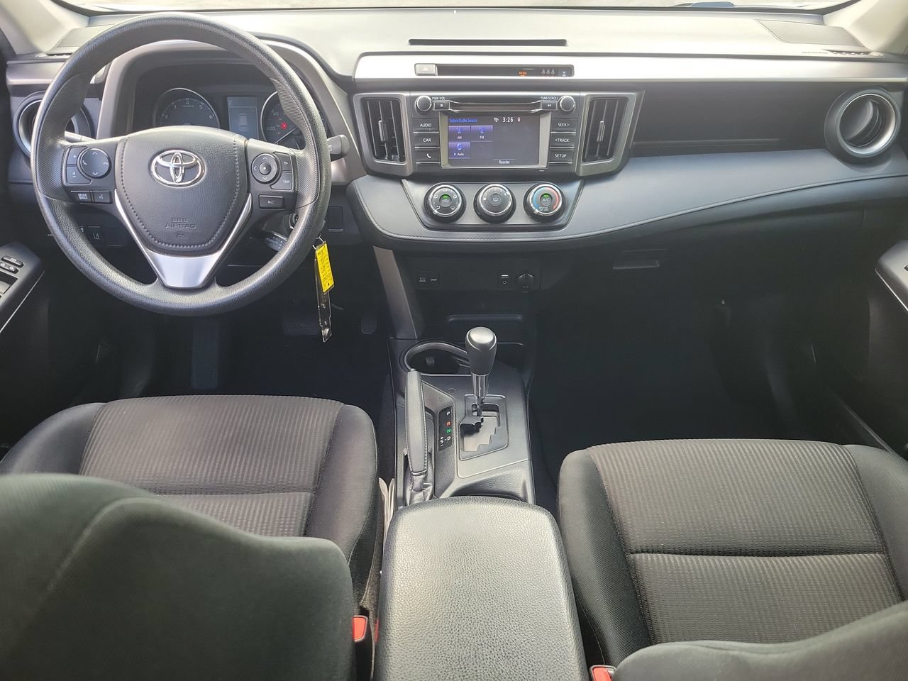 Used 2018 Toyota RAV4 LE FWD image 12