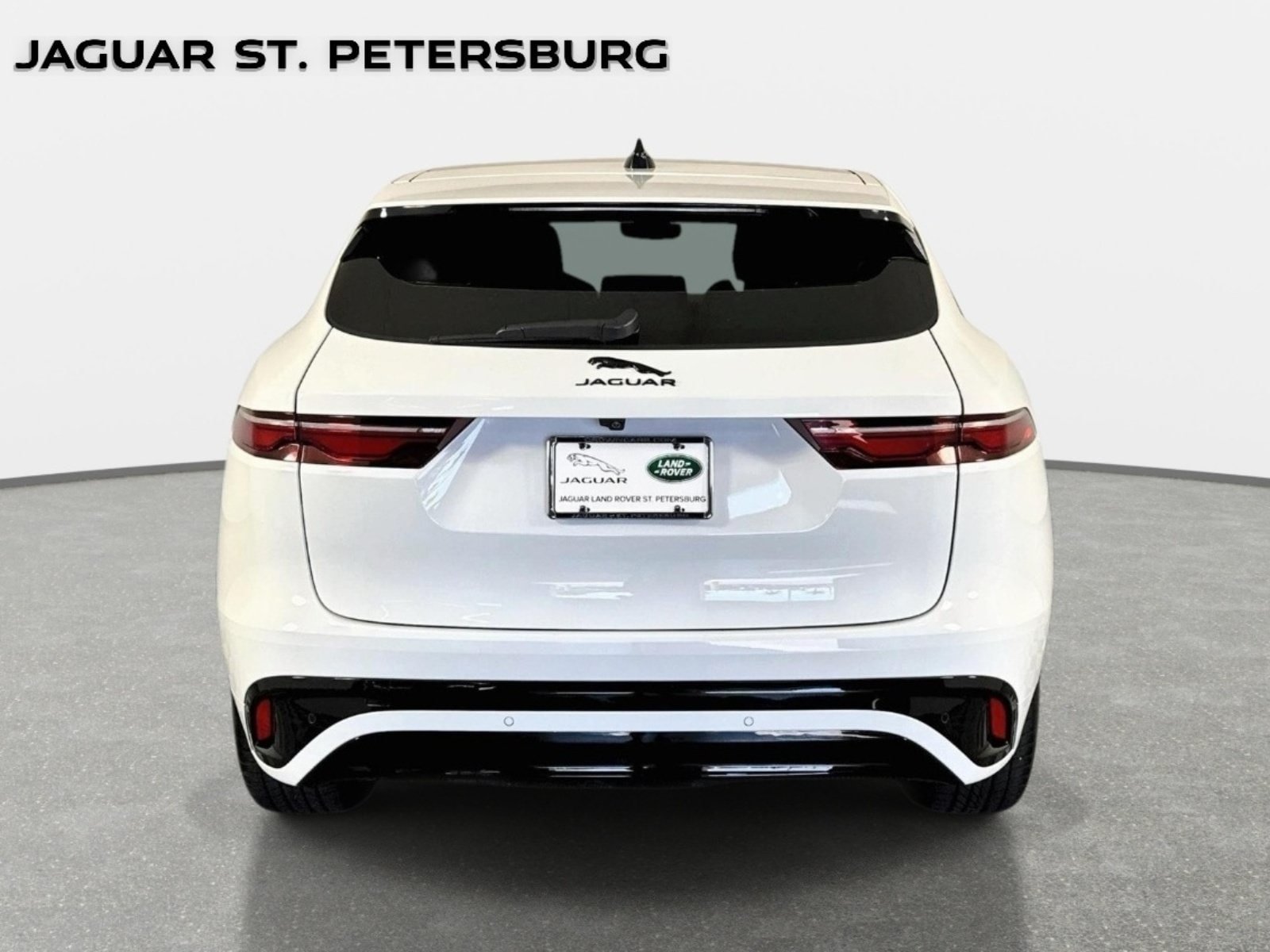 Used 2025 Jaguar F-PACE R-Dynamic S AWD/4WD image 6