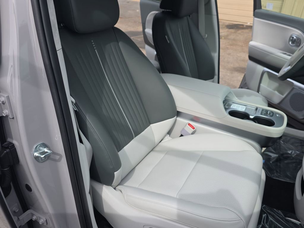 New 2026 Hyundai Ioniq 9 Calligraphy image 18