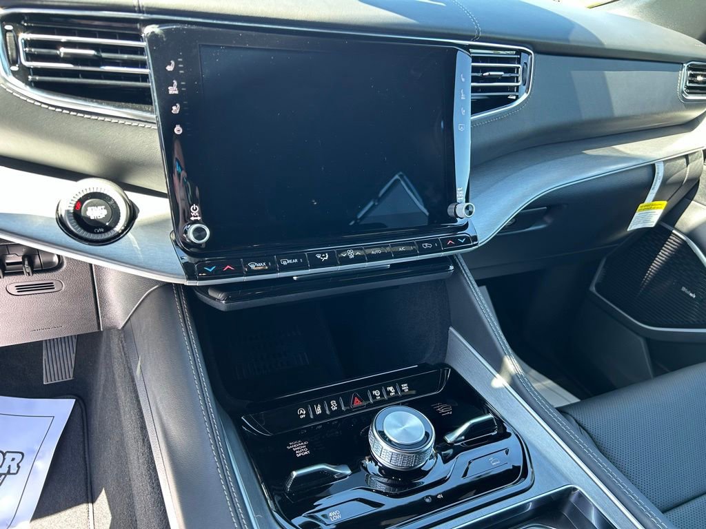 New 2026 Jeep Grand Wagoneer Limited AWD/4WD image 22
