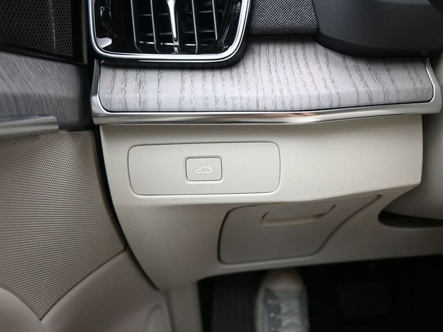 New 2026 Volvo XC90 B6 Ultra w/ Protection Package image 29