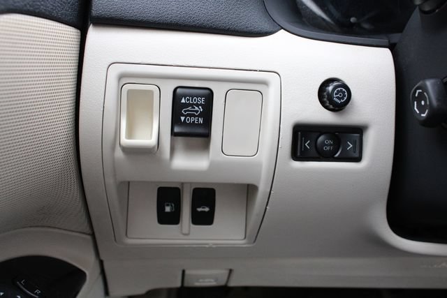 Used 2010 Lexus IS 350C RWD image 9