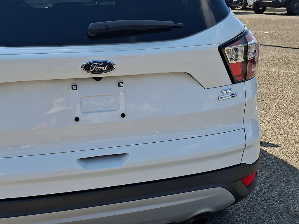 Used 2017 Ford Escape SE AWD/4WD image 16