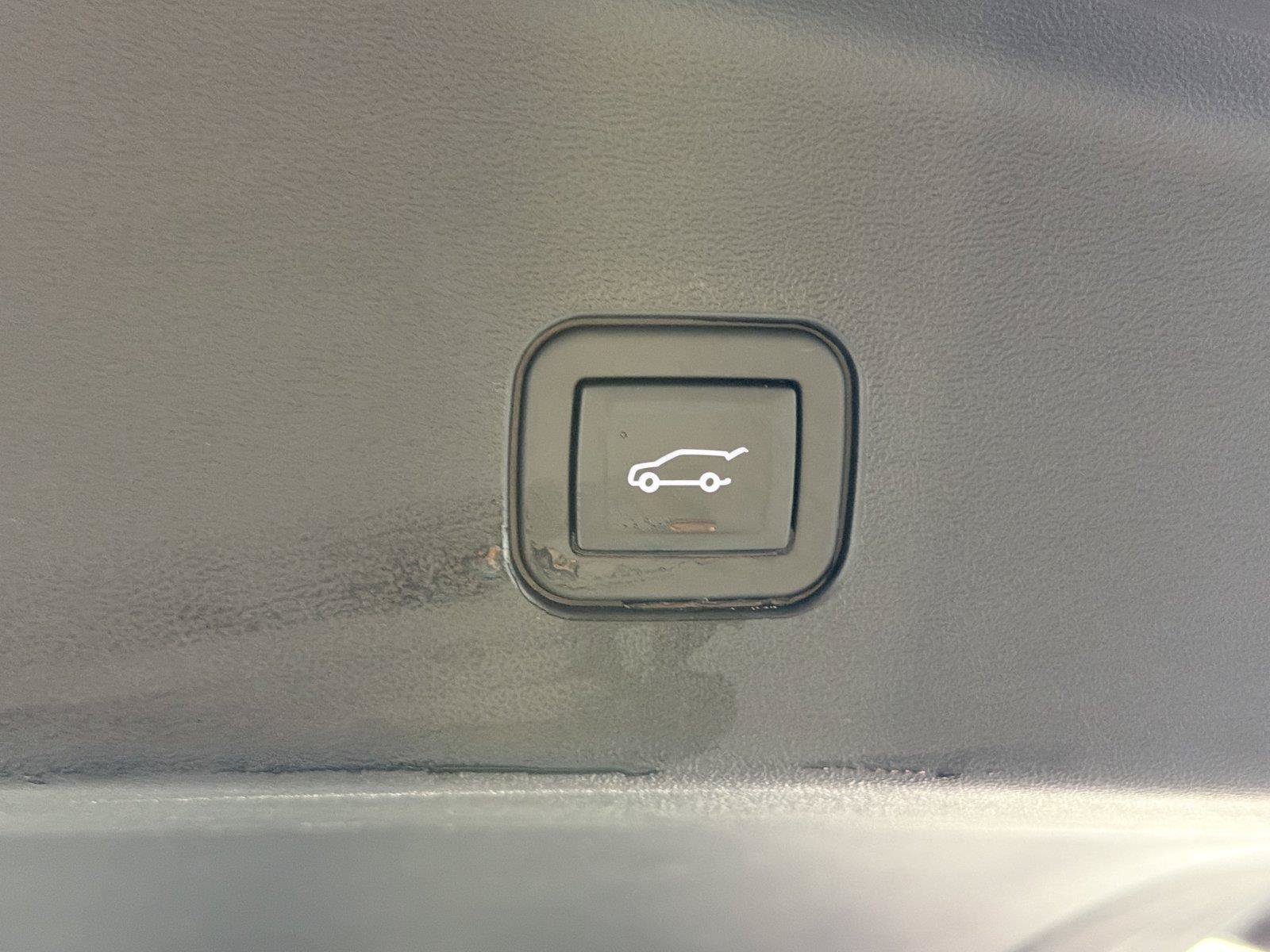 Used 2026 Cadillac Vistiq Sport AWD/4WD image 18