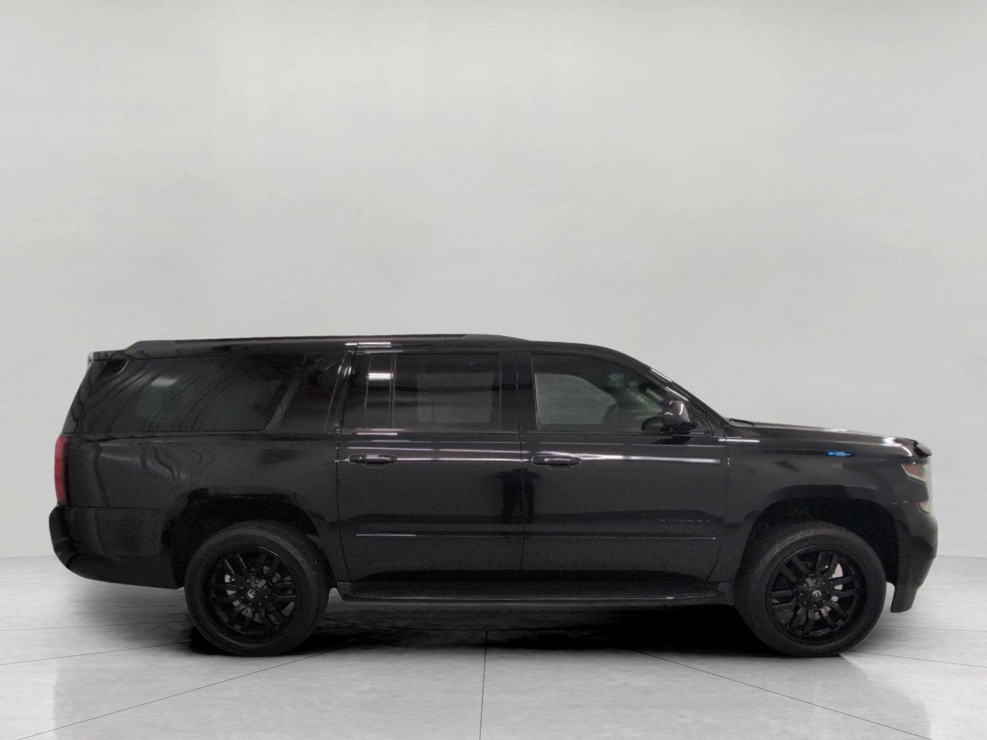 Used 2019 Chevrolet Suburban Premier AWD/4WD image 11