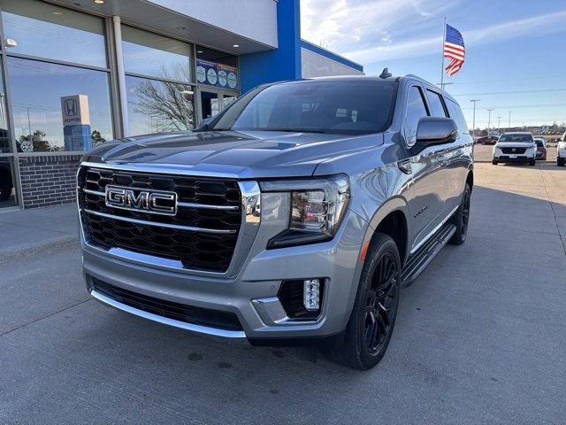 Used 2024 GMC Yukon XL SLT w/ SLT Premium Package