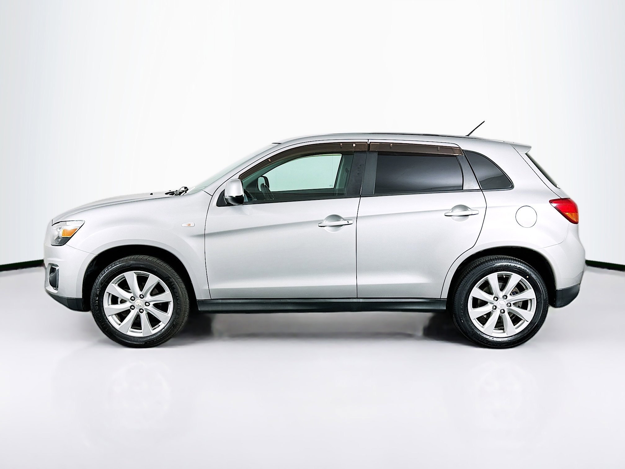 Used 2015 Mitsubishi Outlander Sport ES FWD image 4