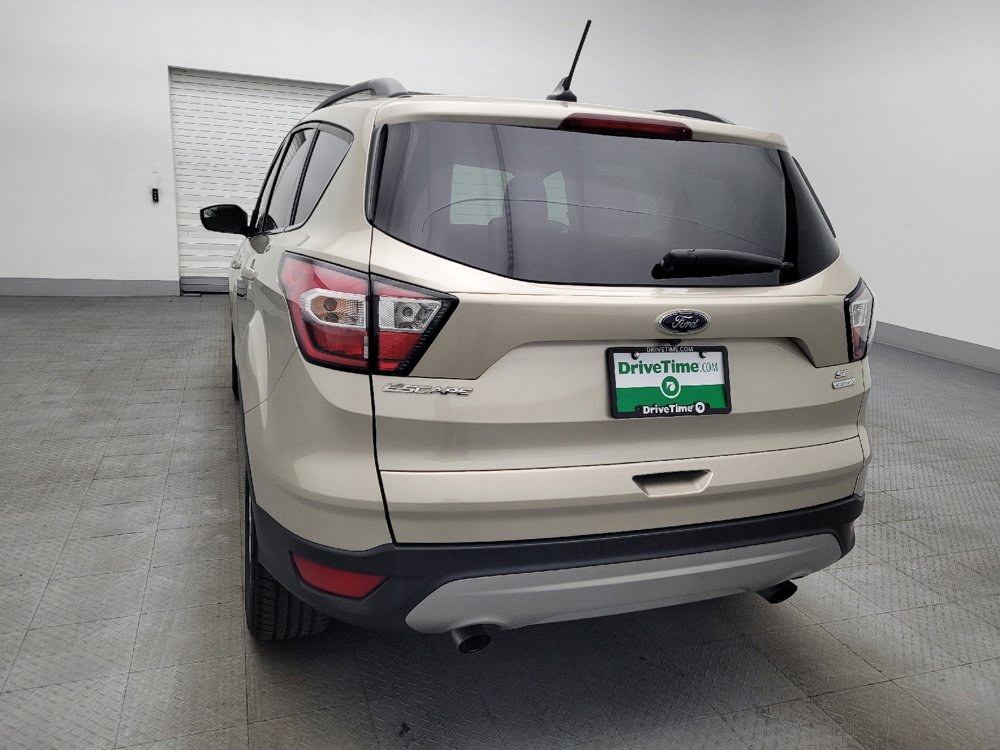 Used 2018 Ford Escape SE w/ SE Sync 3 Package FWD image 6
