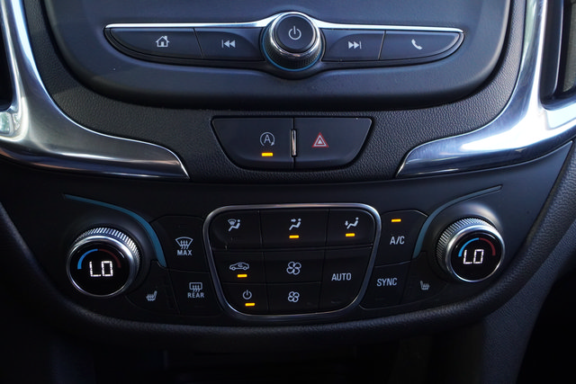 Used 2022 Chevrolet Equinox LT FWD image 18