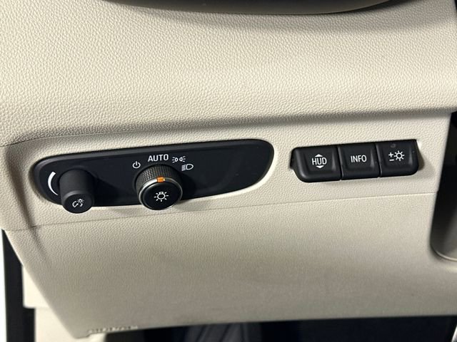 Used 2021 Buick Envision Essence w/ Technology Package I image 19