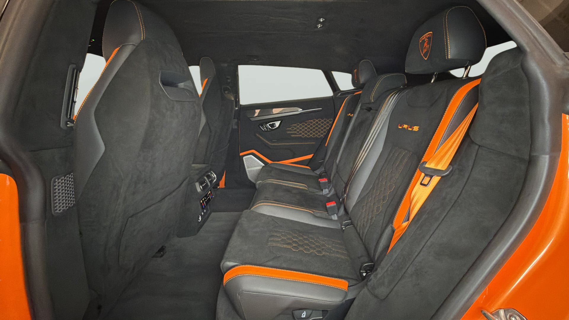 Used 2023 Lamborghini Urus Performante AWD/4WD image 33