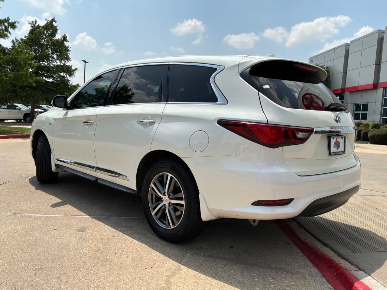 Used 2020 INFINITI QX60 Pure FWD image 8
