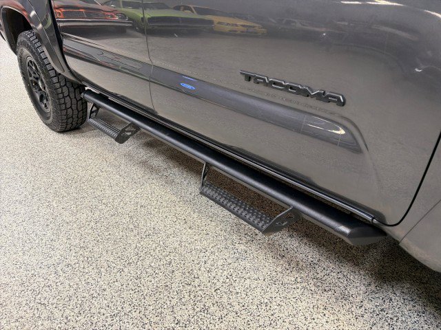 Used 2022 Toyota Tacoma SR5 w/ Technology Package image 71