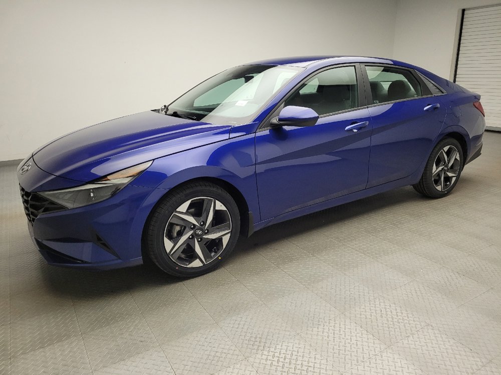 Used 2023 Hyundai Elantra SEL w/ Convenience Package FWD image 2