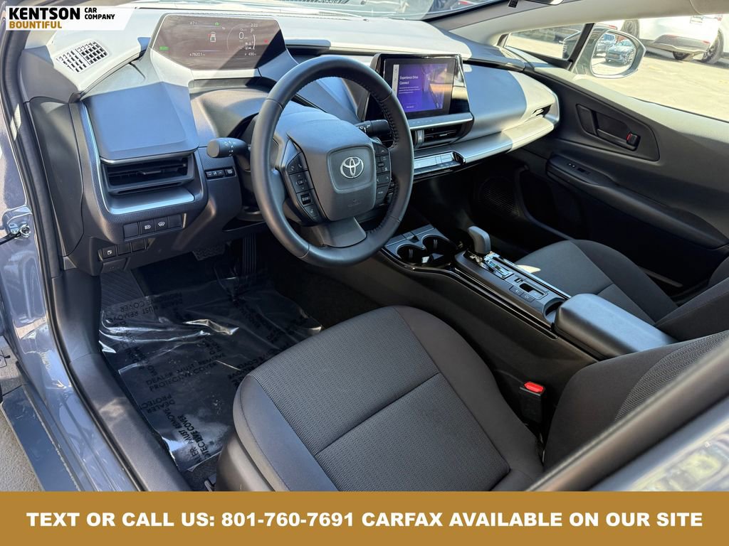 Used 2025 Toyota Prius LE image 30