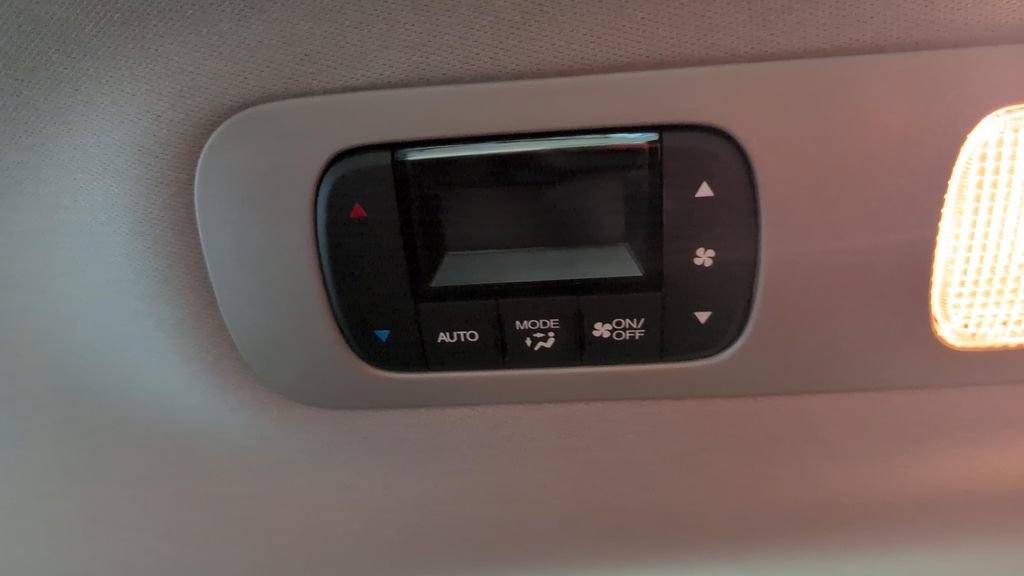 Used 2024 Honda Odyssey Elite image 23