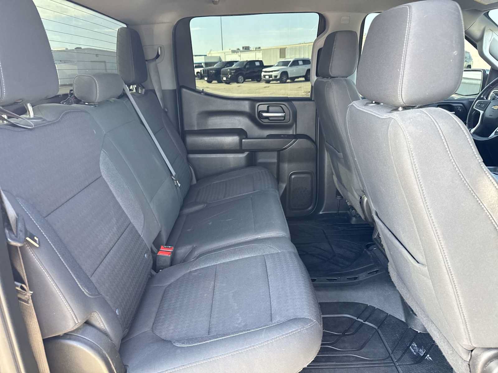 Used 2022 Chevrolet Silverado 1500 LT RWD image 17