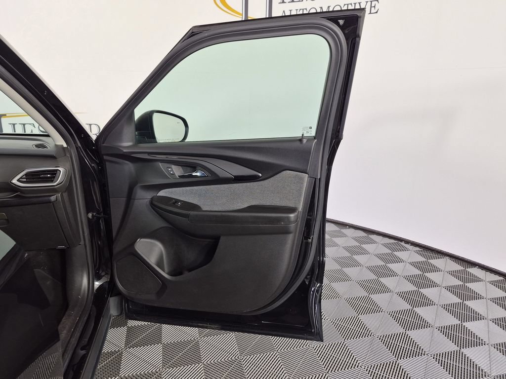 Used 2022 Chevrolet TrailBlazer LS FWD image 36