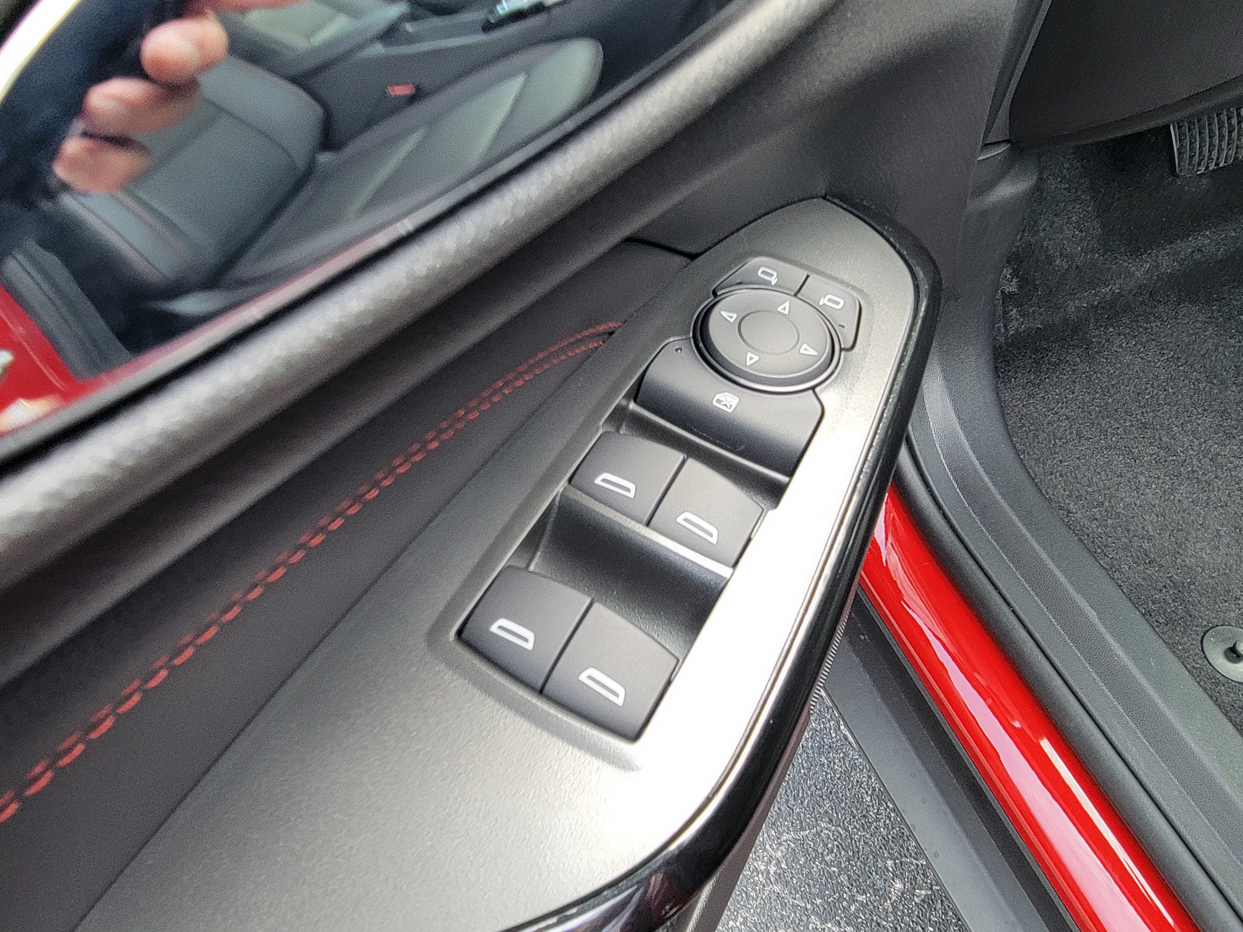 New 2026 Chevrolet Trax RS w/ Sunroof Package FWD image 25