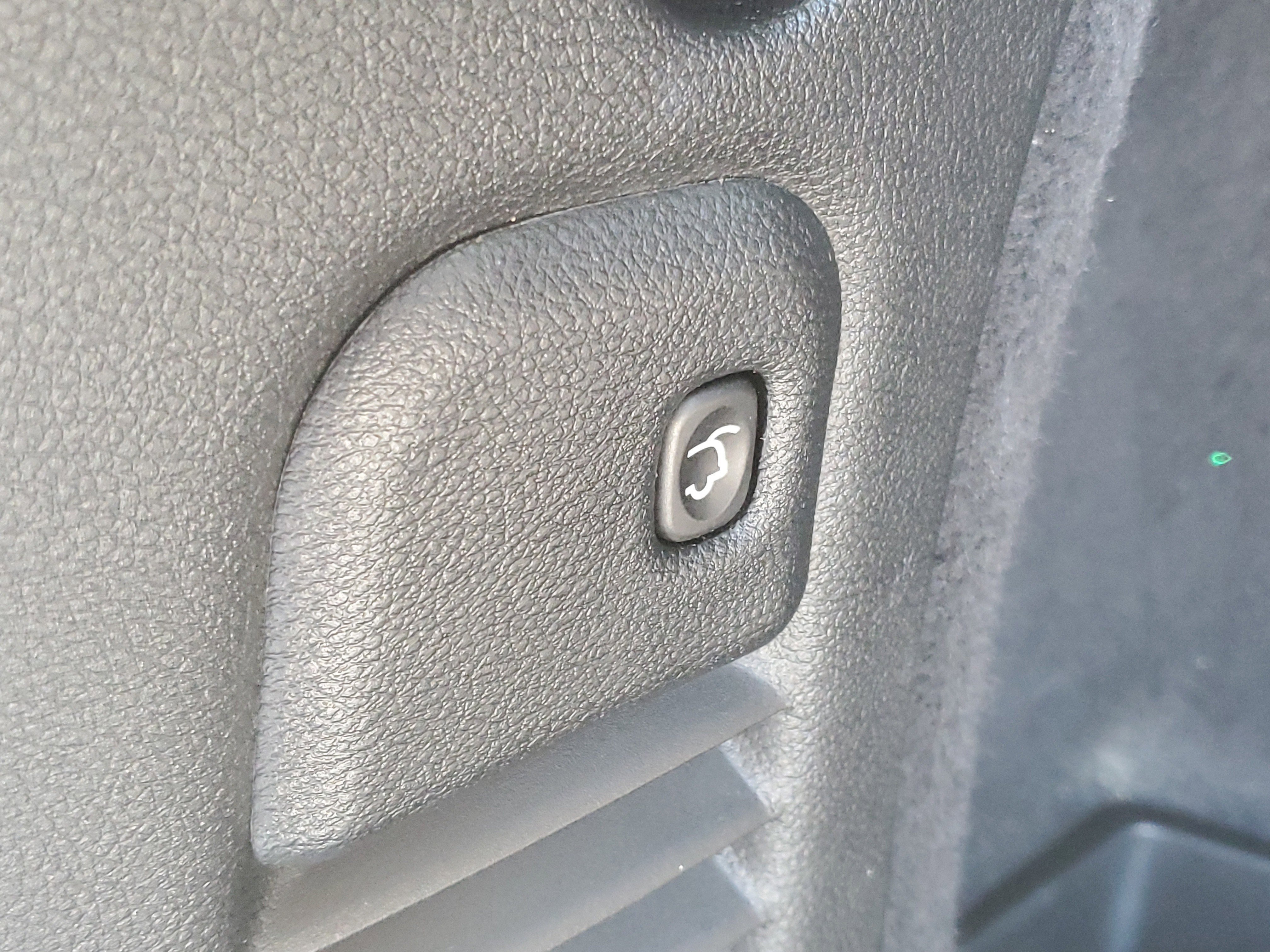 Used 2020 Dodge Durango GT image 9